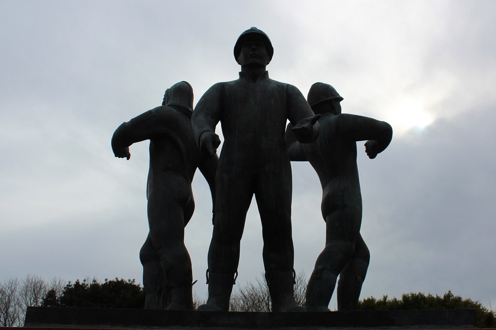 A photo showing the memorial to the Piper Alpha distaster in Hazelhead Park, Aberdeen.